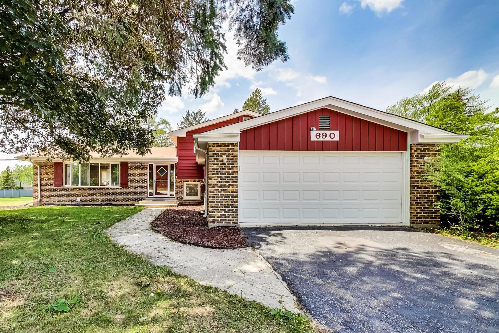 Property Photo:  690 Sanders Road  IL 60062 