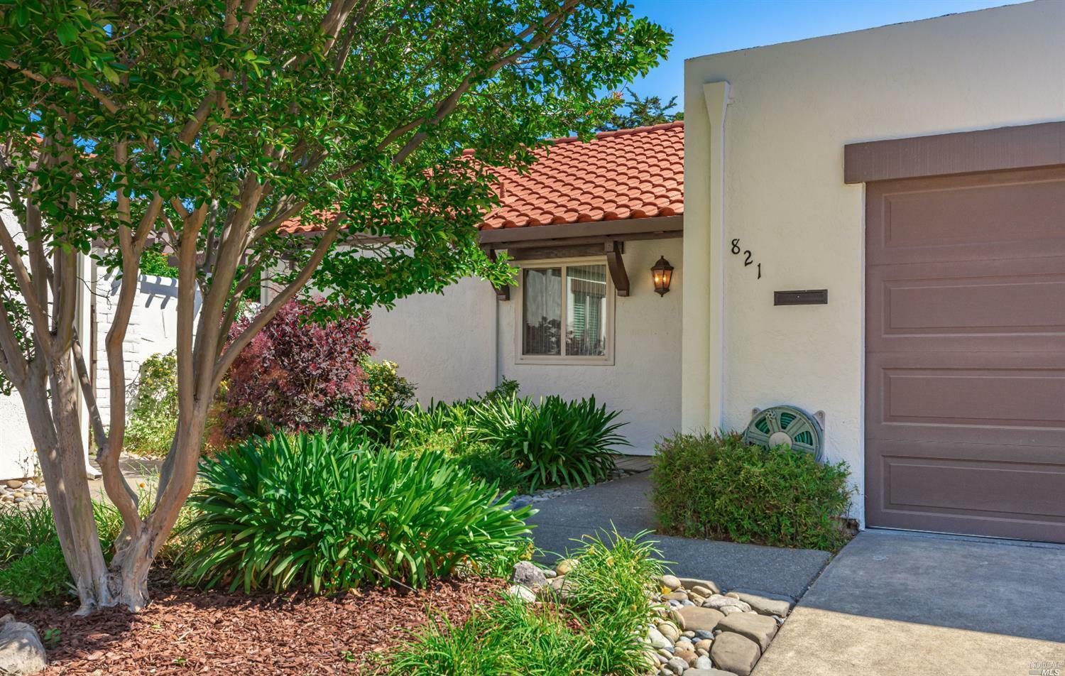 Property Photo:  821 Shady Oak Drive  CA 95404 