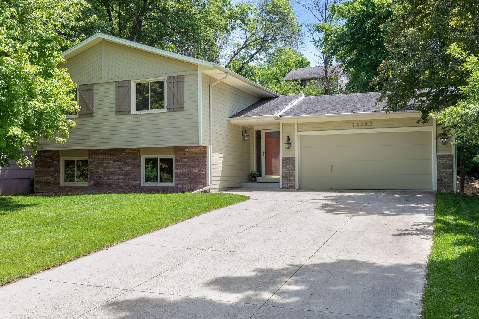 Property Photo:  14283 Fisher Avenue NE  MN 55372 