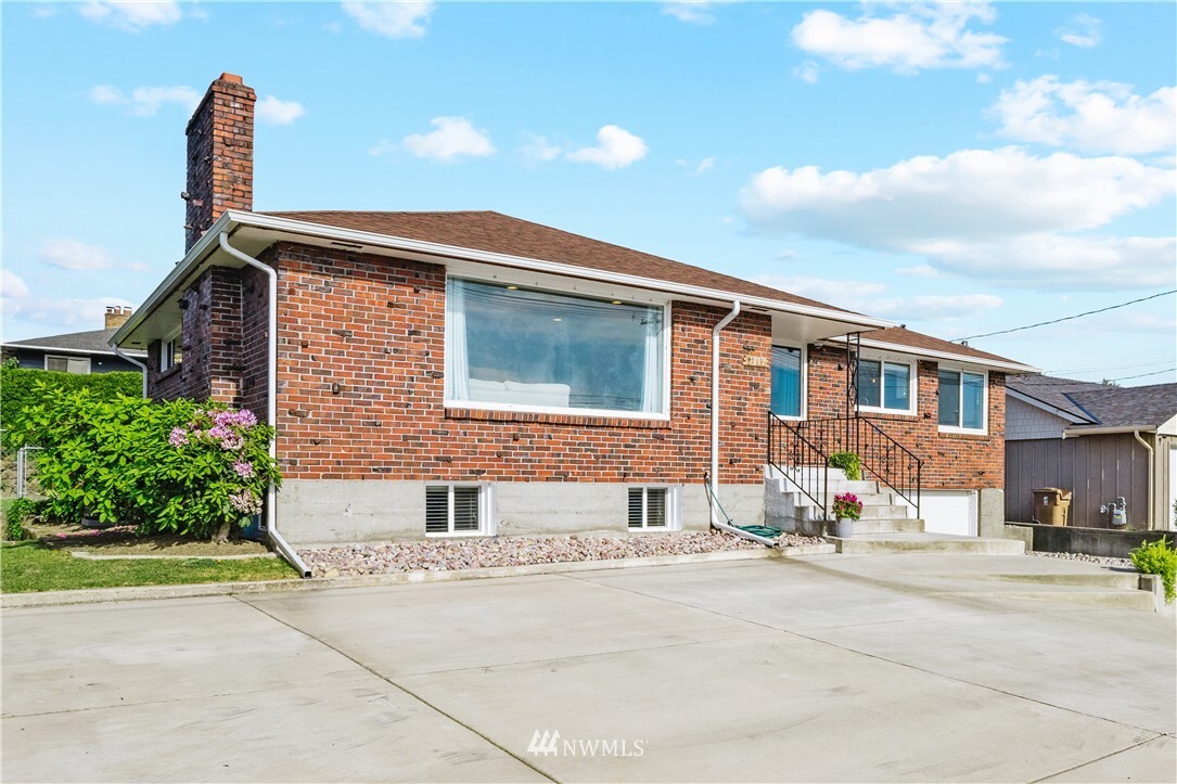 Property Photo: 1717 S Jackson Avenue WA 98465