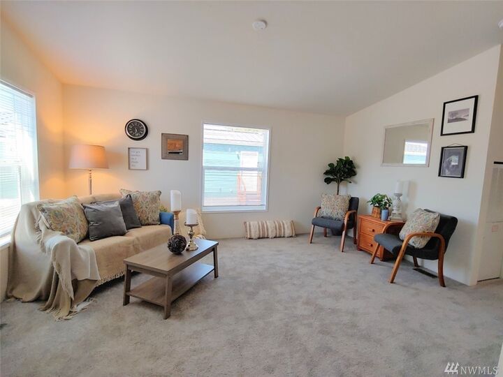 Property Photo:  2010 Broadway Ave 10  WA 98550 