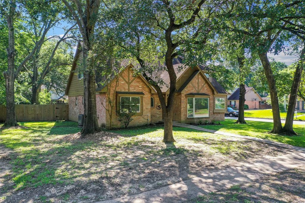 Property Photo:  17902 Nanes Drive  TX 77090 