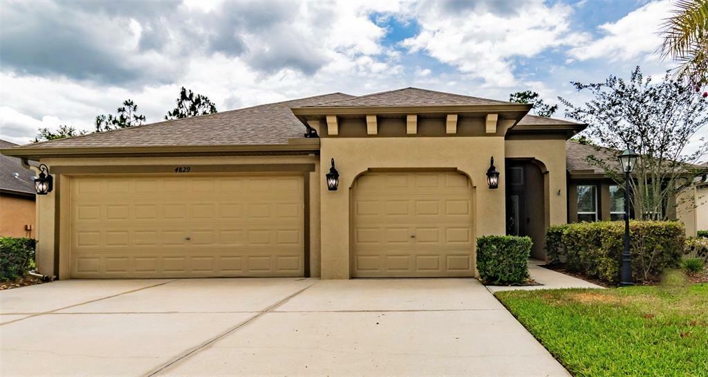 Property Photo:  4829 Diamonds Palm Loop  FL 33543 