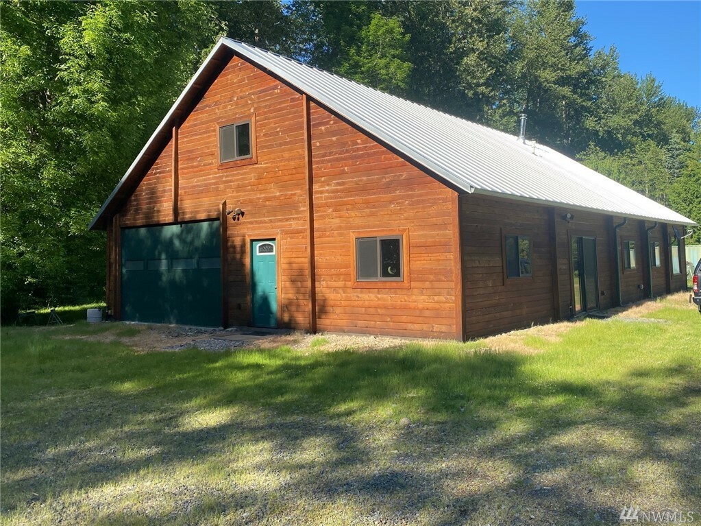 Property Photo:  28605 Borrell Rd E  WA 98321 