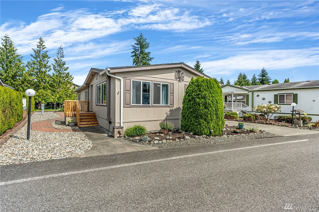 Property Photo: 14727 43rd Ave NE 20 WA 98271