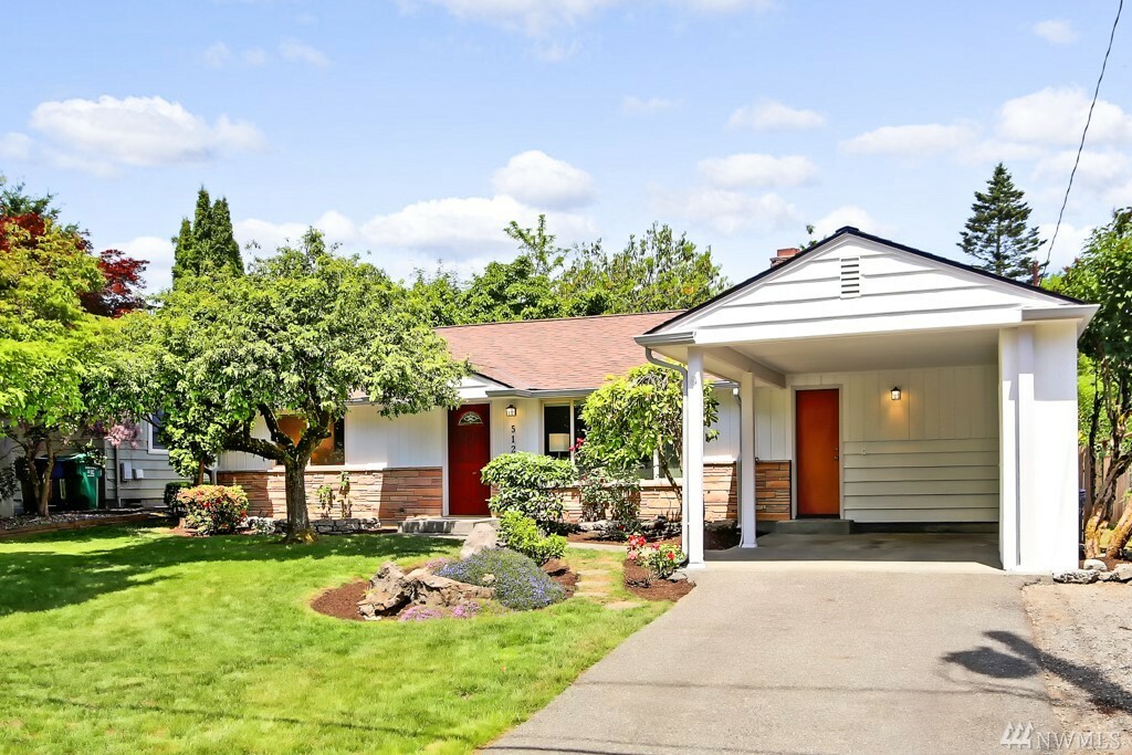 Property Photo:  512 N 141st St  WA 98133 