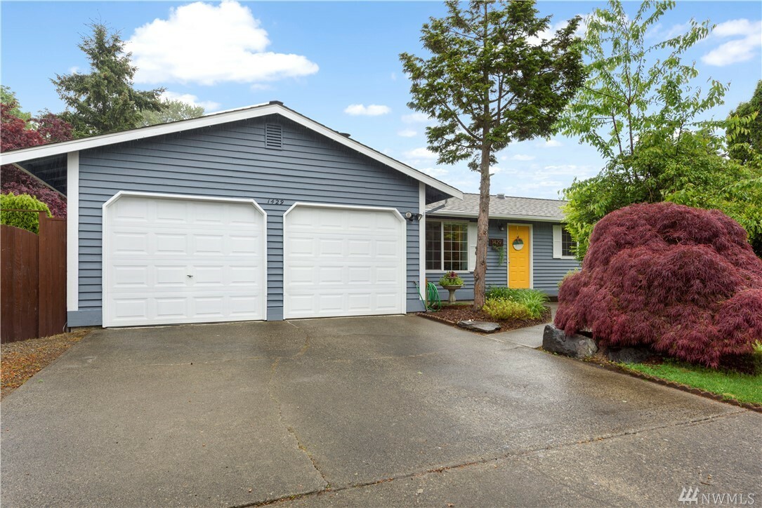 Property Photo: 1429 227th Place SW WA 98021