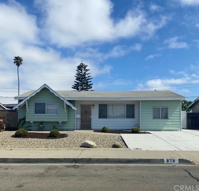 Property Photo:  819 W Harding Avenue  CA 93458 