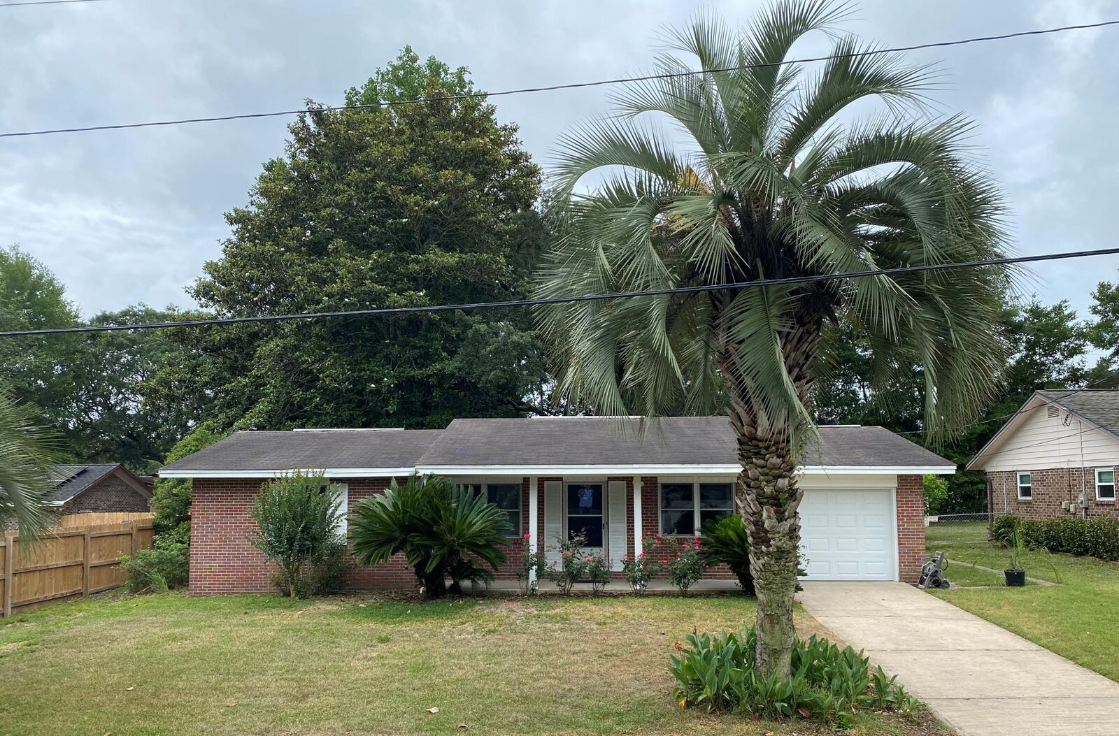 Property Photo: 128 Dyer Street FL 32578