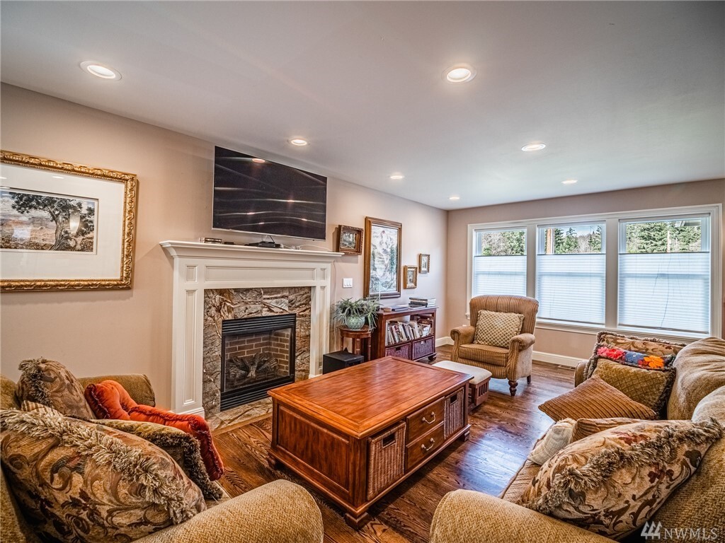 Property Photo: 410 Mitchell Dr WA 98239