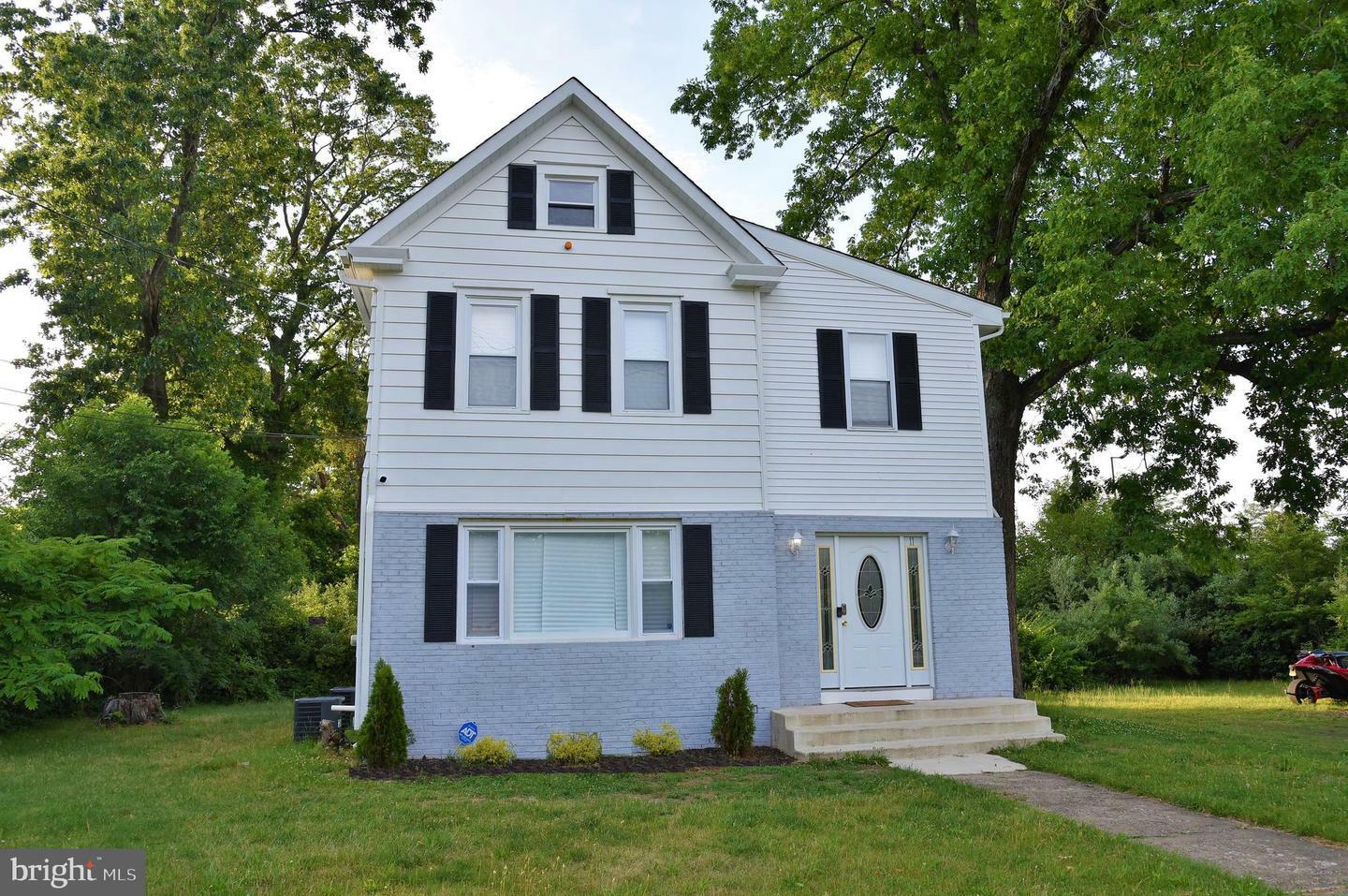 Property Photo:  11 Cedar Brook Road  NJ 08081 