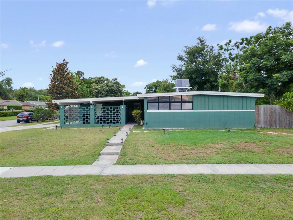 Property Photo:  425 Halsey Street  FL 32839 