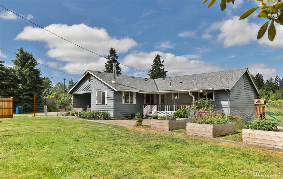 Property Photo:  14207 196th Ave SE  WA 98059 