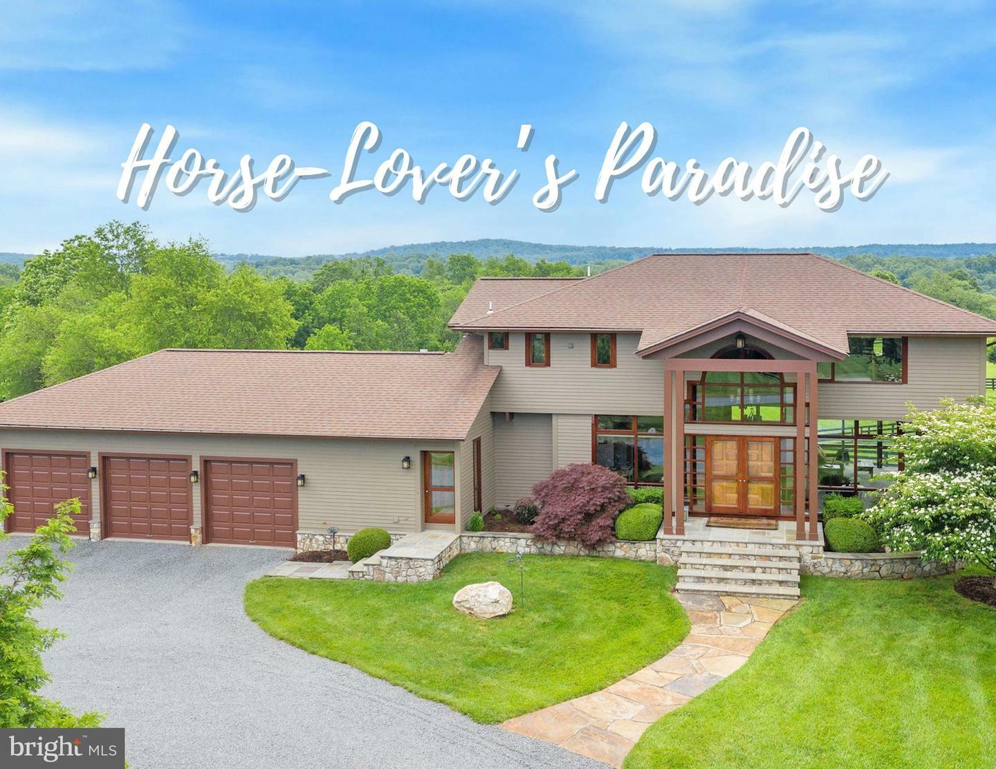 Property Photo: 15724 Trapshire Court VA 20197