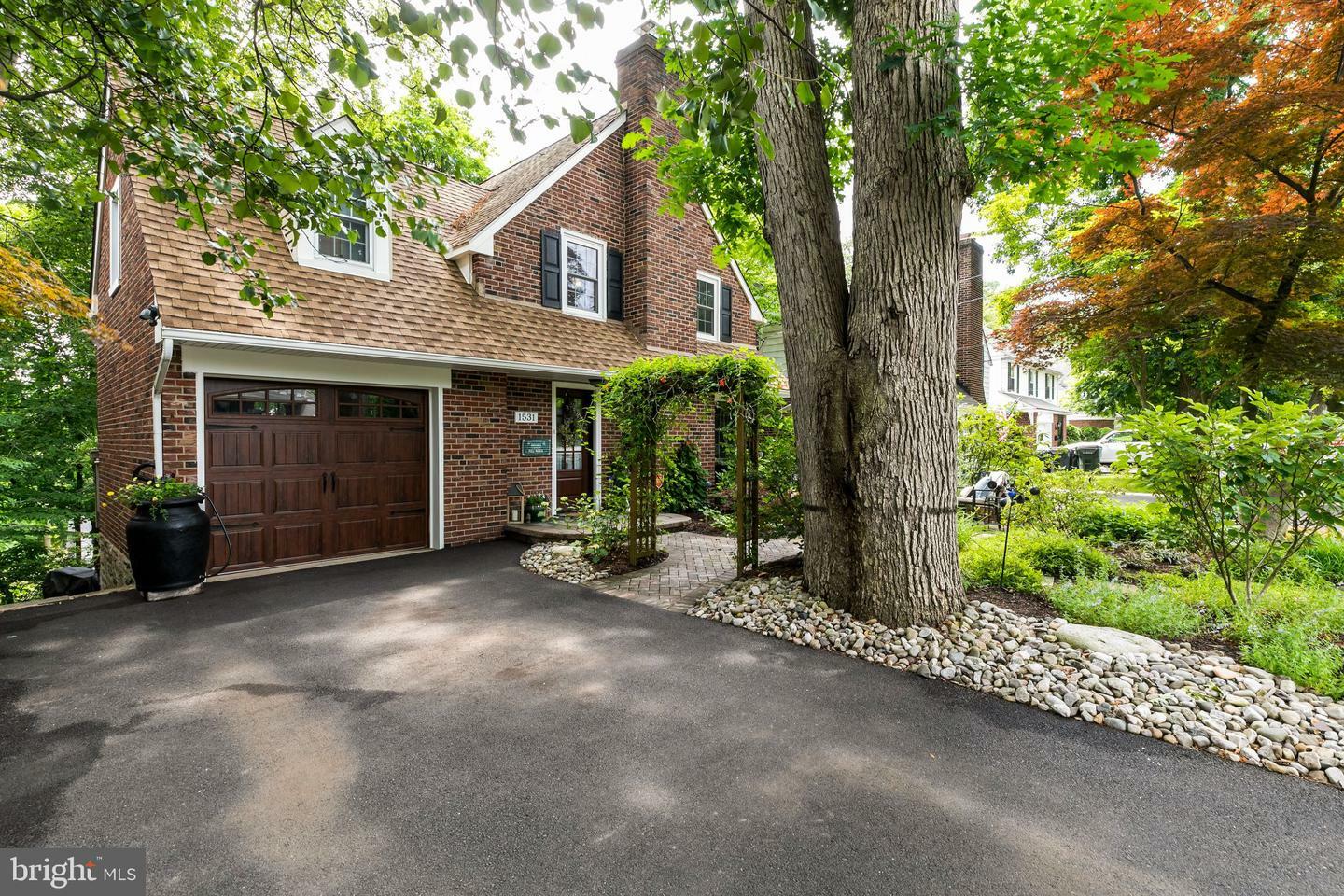 Property Photo: 1531 Edge Hill Road PA 19001