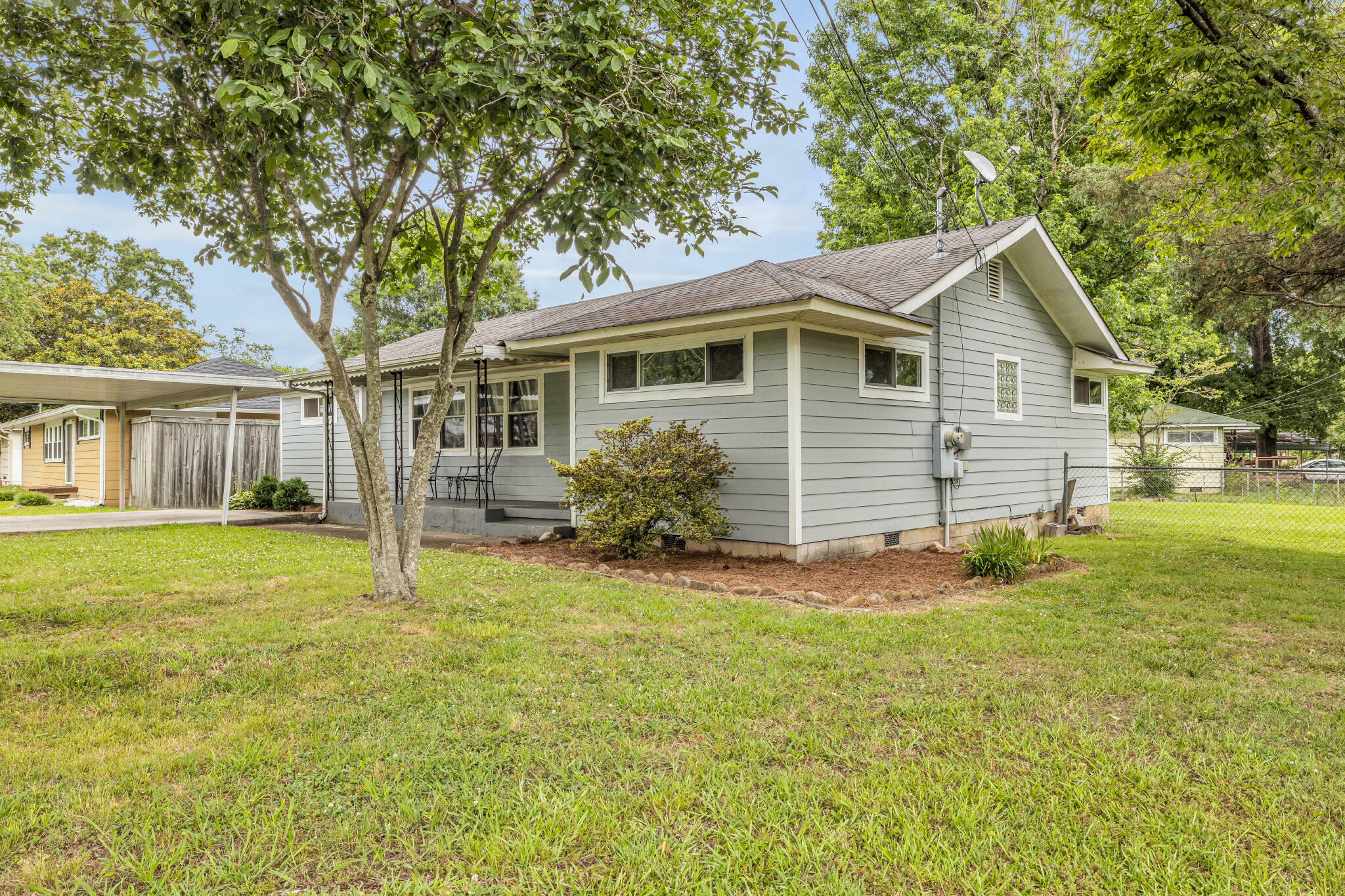 Property Photo:  740 Lanoir Street  TN 37412 