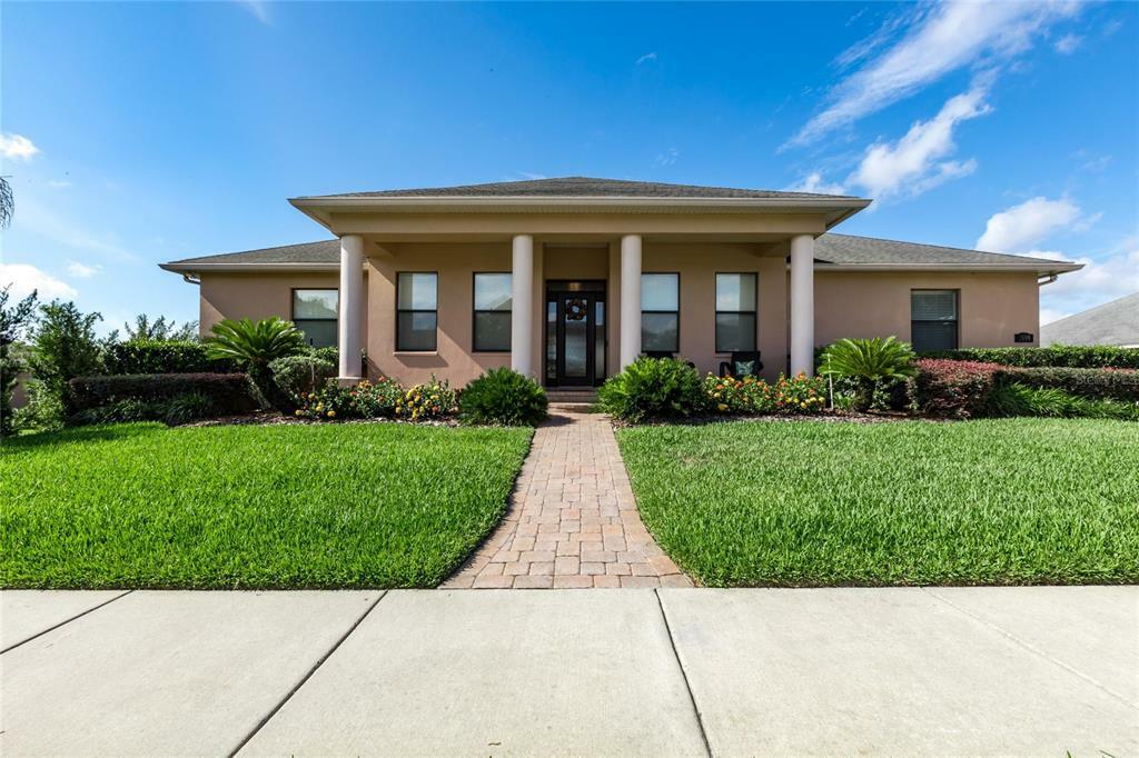 Property Photo: 1995 Viewpoint Landings Road FL 33810