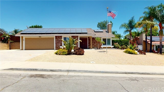 Property Photo:  12286 Via De Palmas Drive  CA 92555 