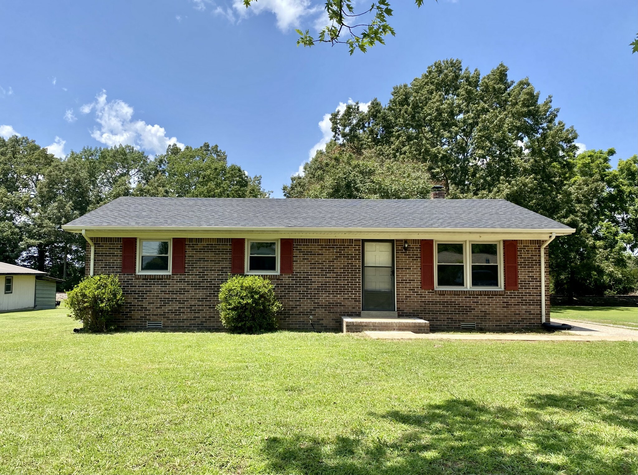 Property Photo:  605 Brenda Ave  TN 38469 