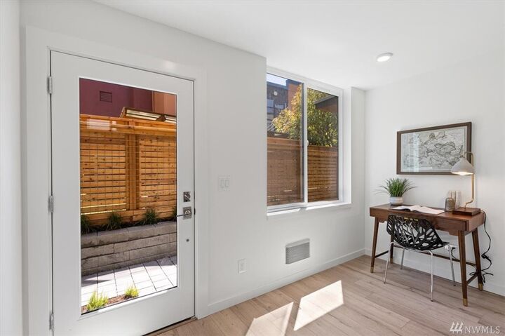 Property Photo:  212 18th Ave B  WA 98122 