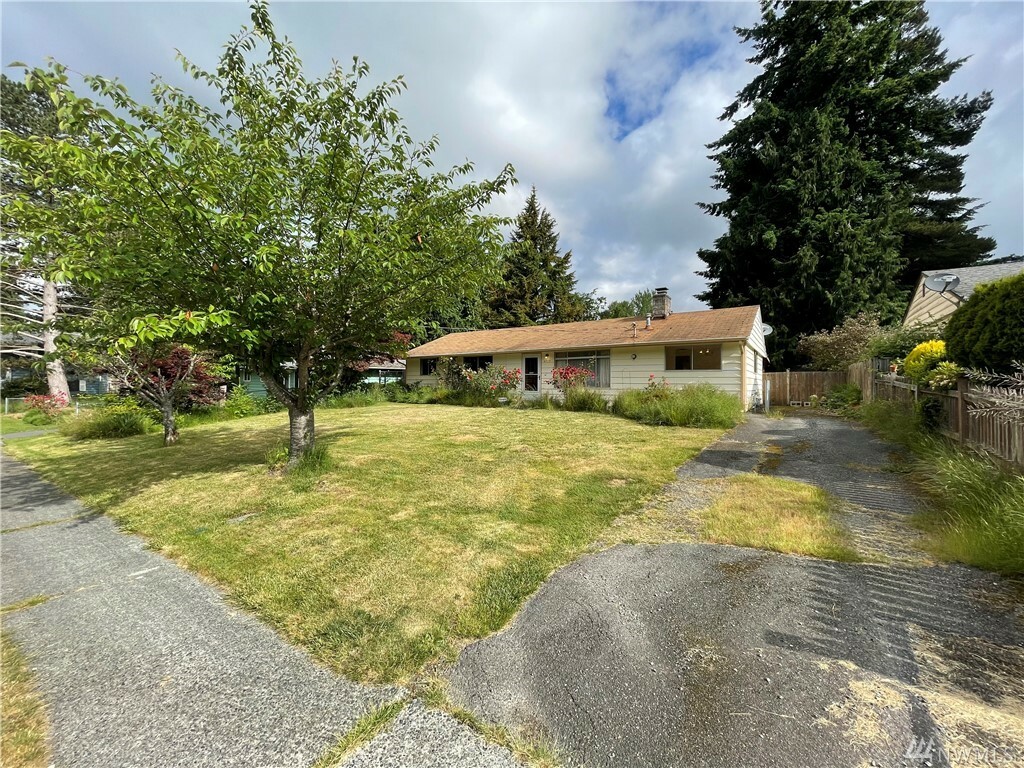 Property Photo:  4919 190th St SW  WA 98036 