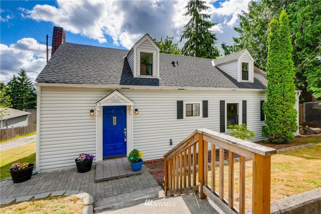 Property Photo: 5609 Broadway WA 98203