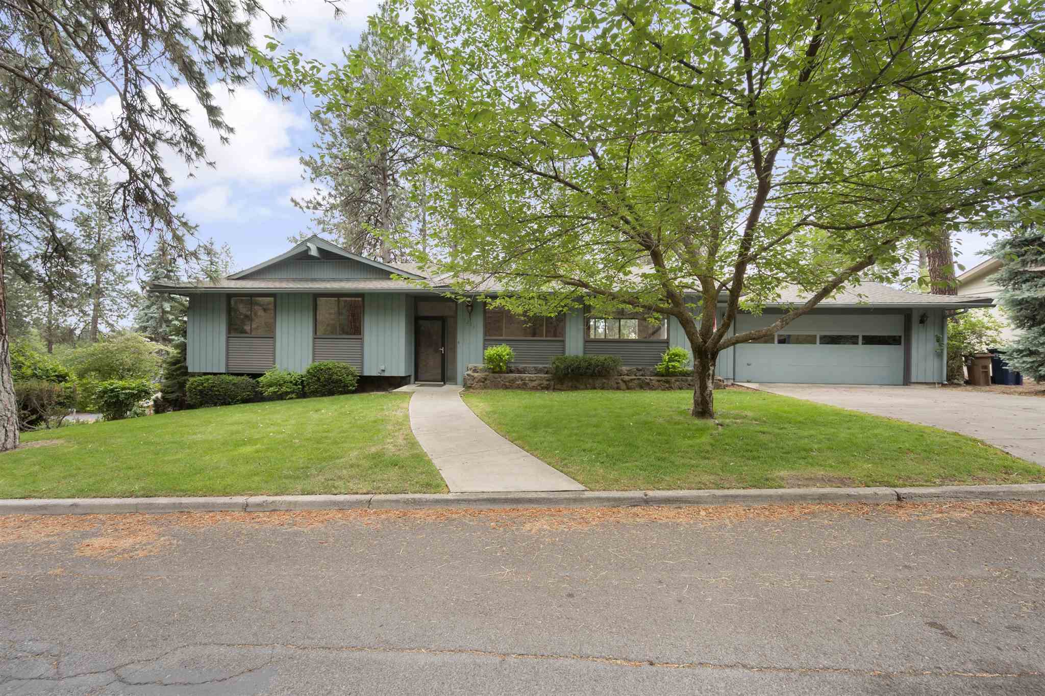 Property Photo: 4211 W Arrowhead Rd WA 99208-4699