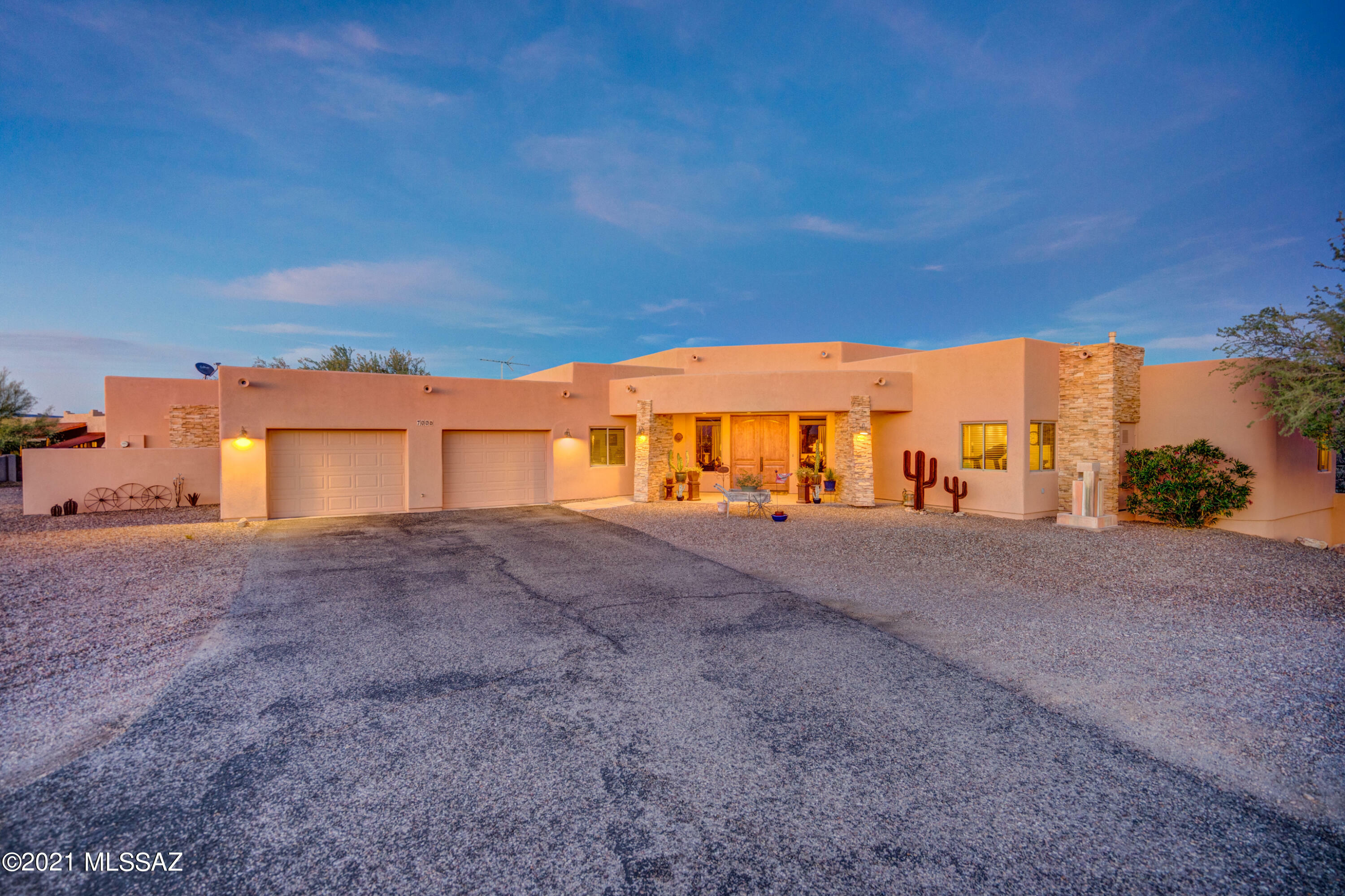 Property Photo:  7006 N Camino Verde  AZ 85743 