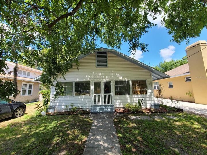 Property Photo: 404 Jefferson Avenue S FL 34677