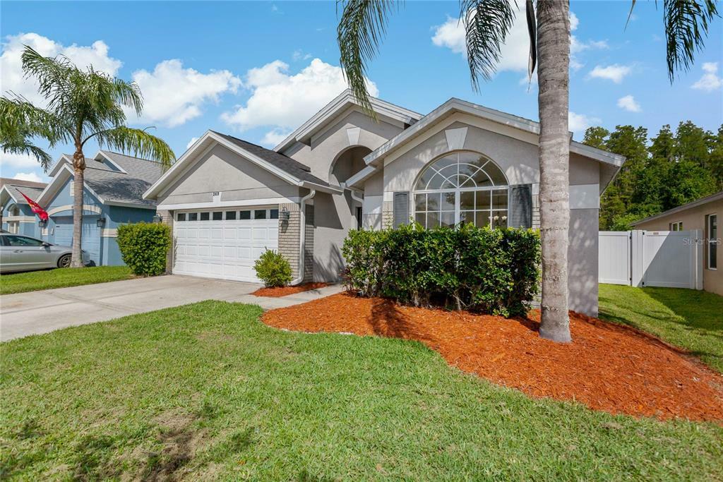 Property Photo: 31419 Wrencrest Drive FL 33543