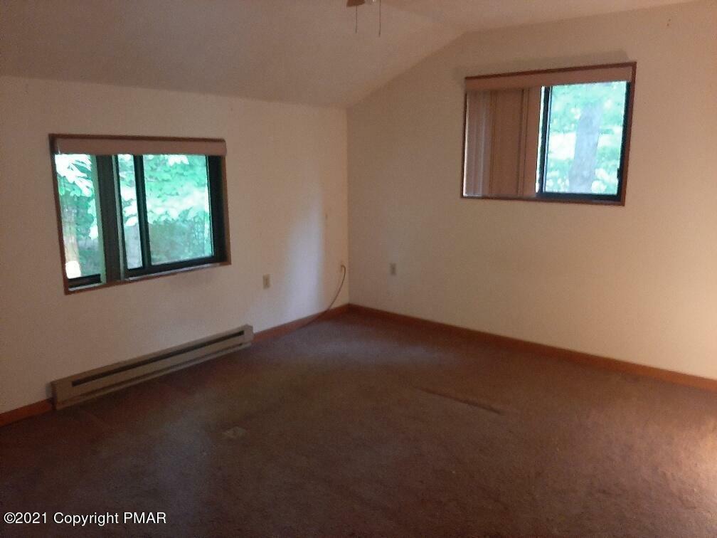 Property Photo:  5458 Jennifer Ln  PA 18466 