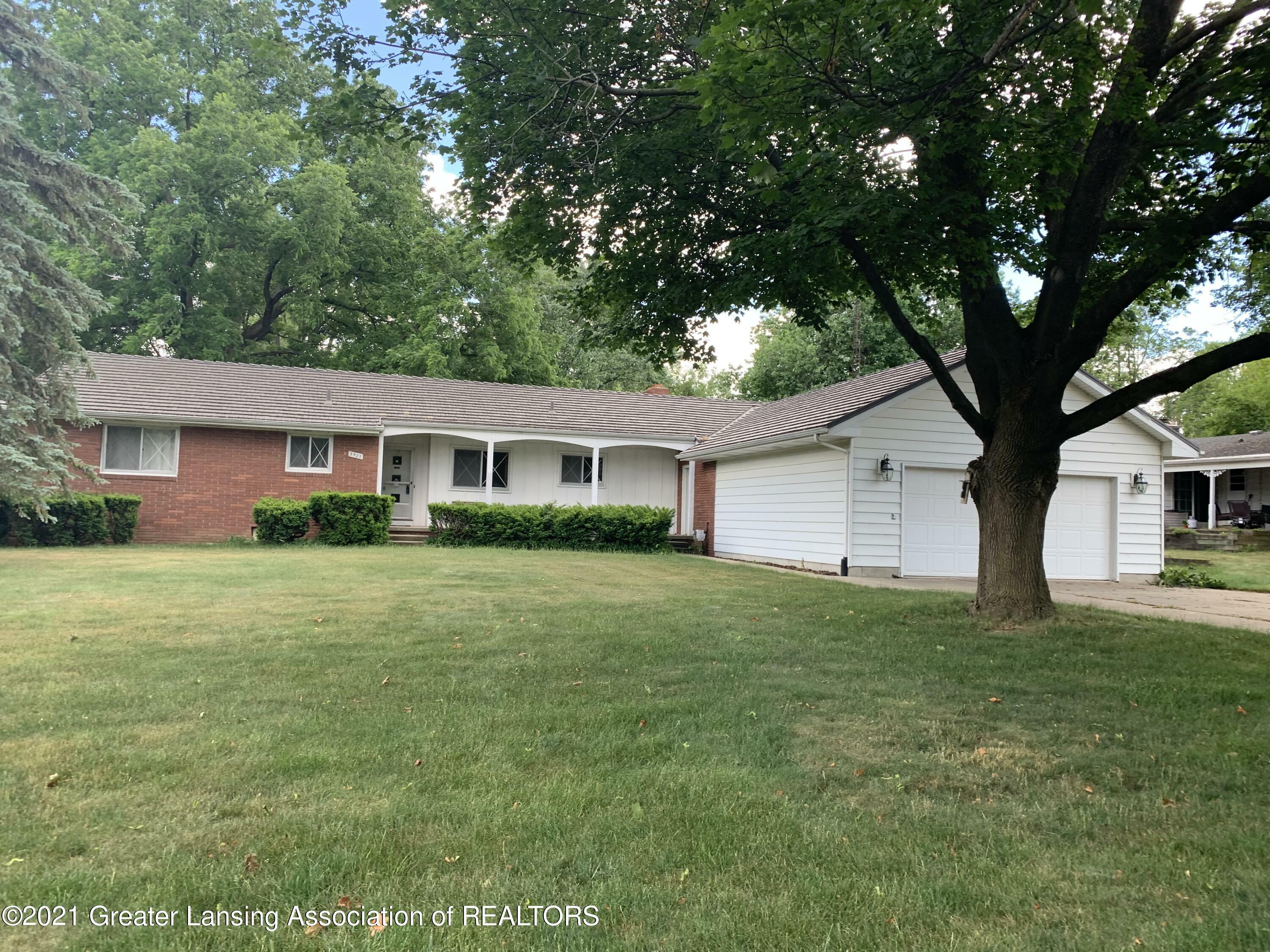 Property Photo:  3925 Barton Road  MI 48917 