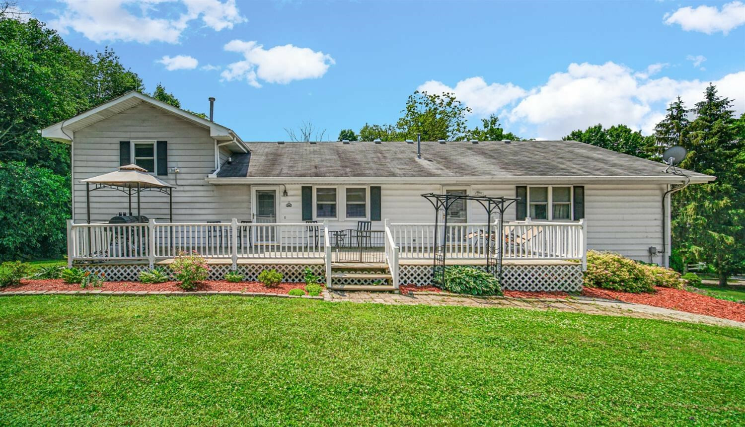 Property Photo: 663 N 500 IN 46383