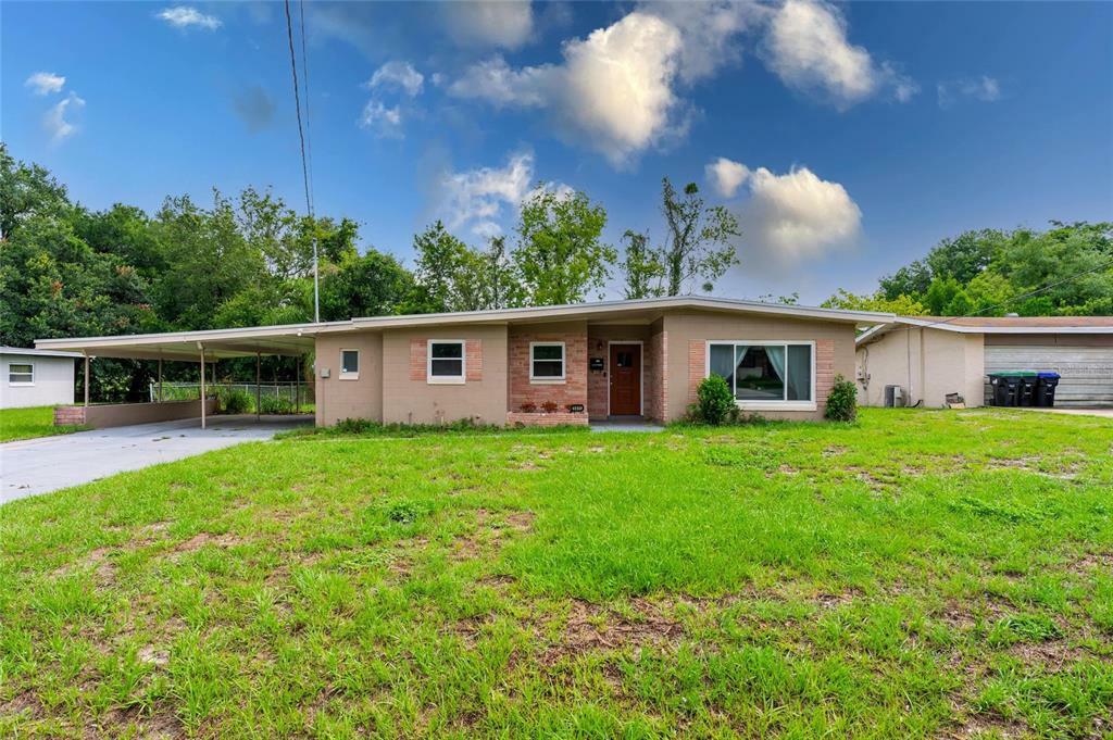 Property Photo:  5611 Gleneagle Road  FL 32808 