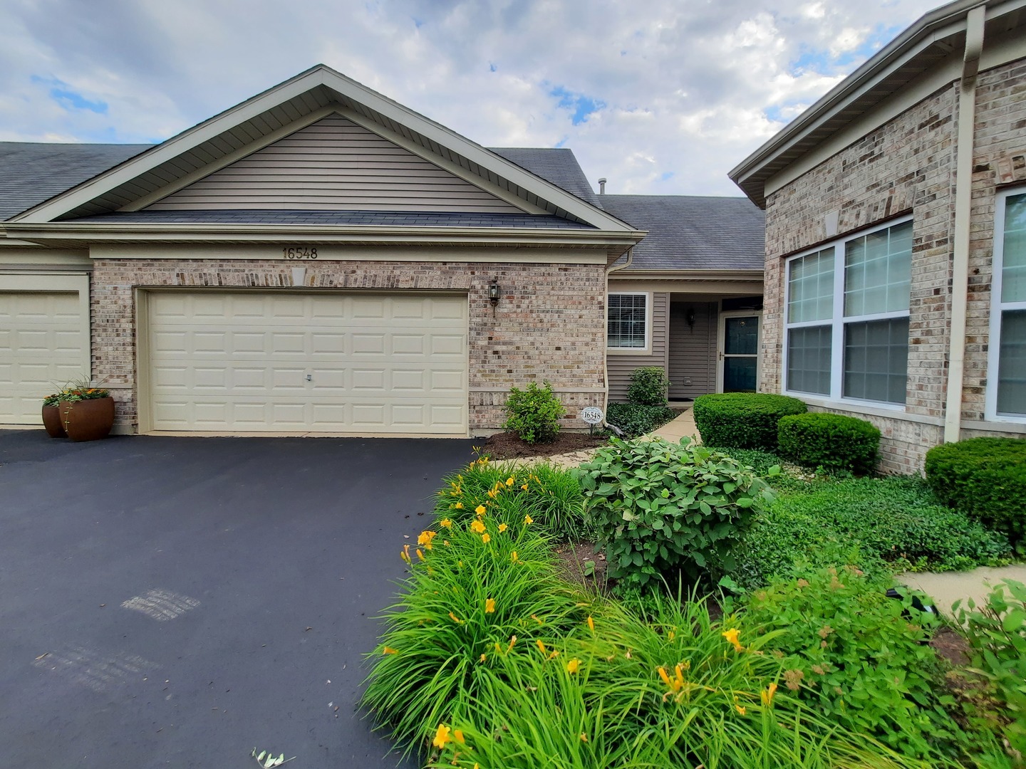 Property Photo:  16548 Buckner Pond Way  IL 60403 