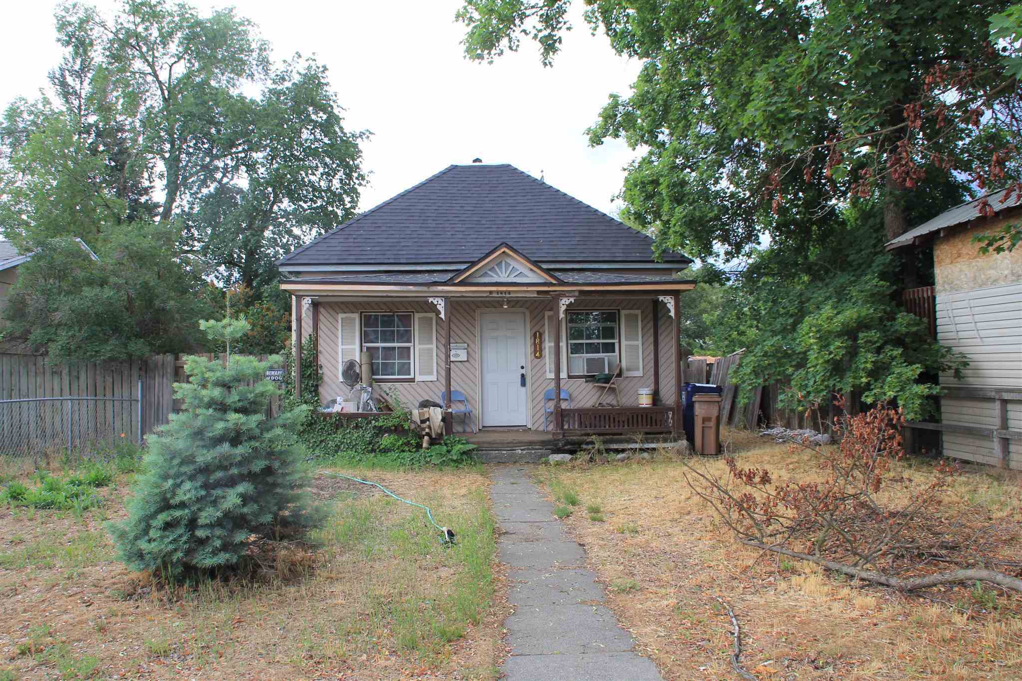 Property Photo:  1814 E 4th Ave  WA 99204 