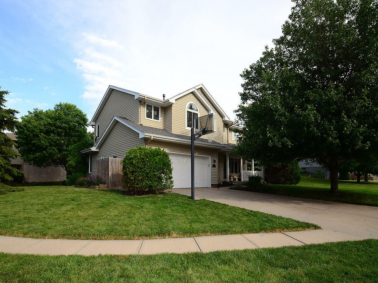 Property Photo:  410 Maple Drive  IA 51575 