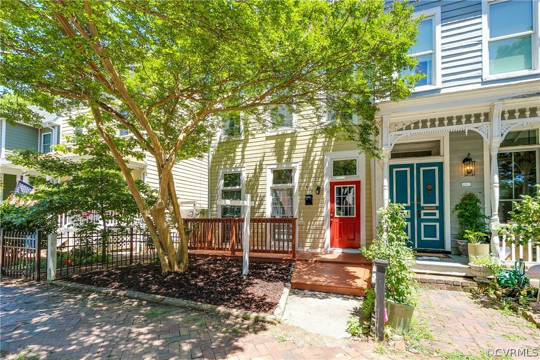 Property Photo:  621 S Laurel Street  VA 23220 