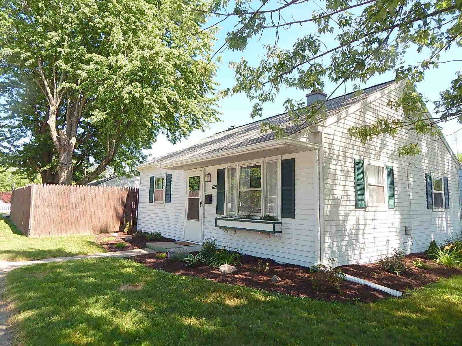 Property Photo:  626 W Arnold Street  IN 46714 