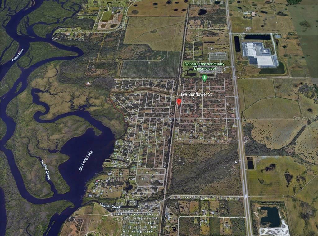Property Photo: 199 Sunflower Street FL 33982