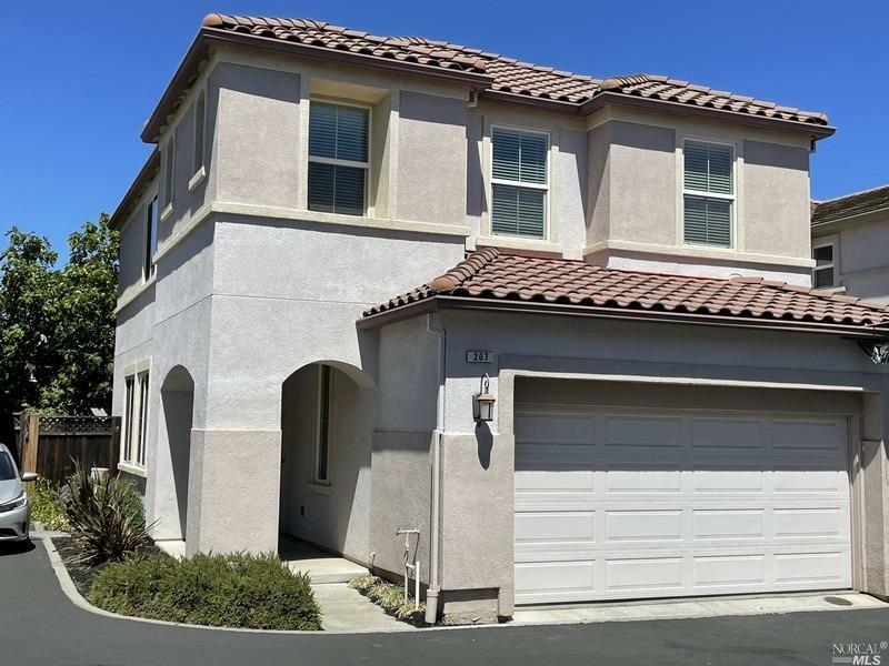 Property Photo:  207 Bianco Court  CA 95687 