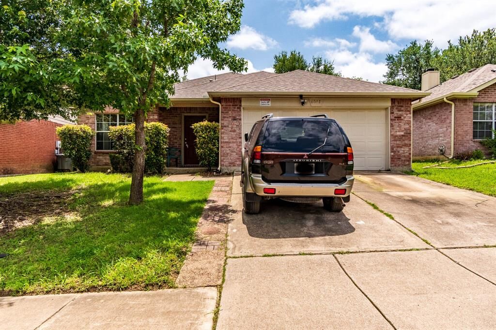 Property Photo:  6071 Fox Point Trail  TX 75249 