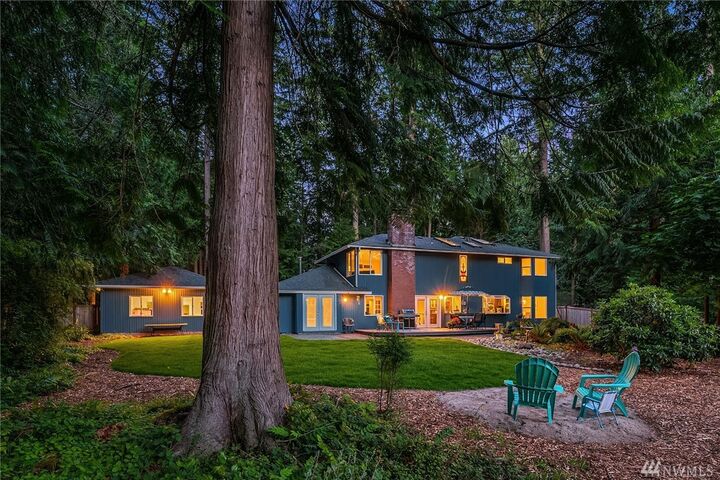 Property Photo:  425 218th Ave NE  WA 98074 