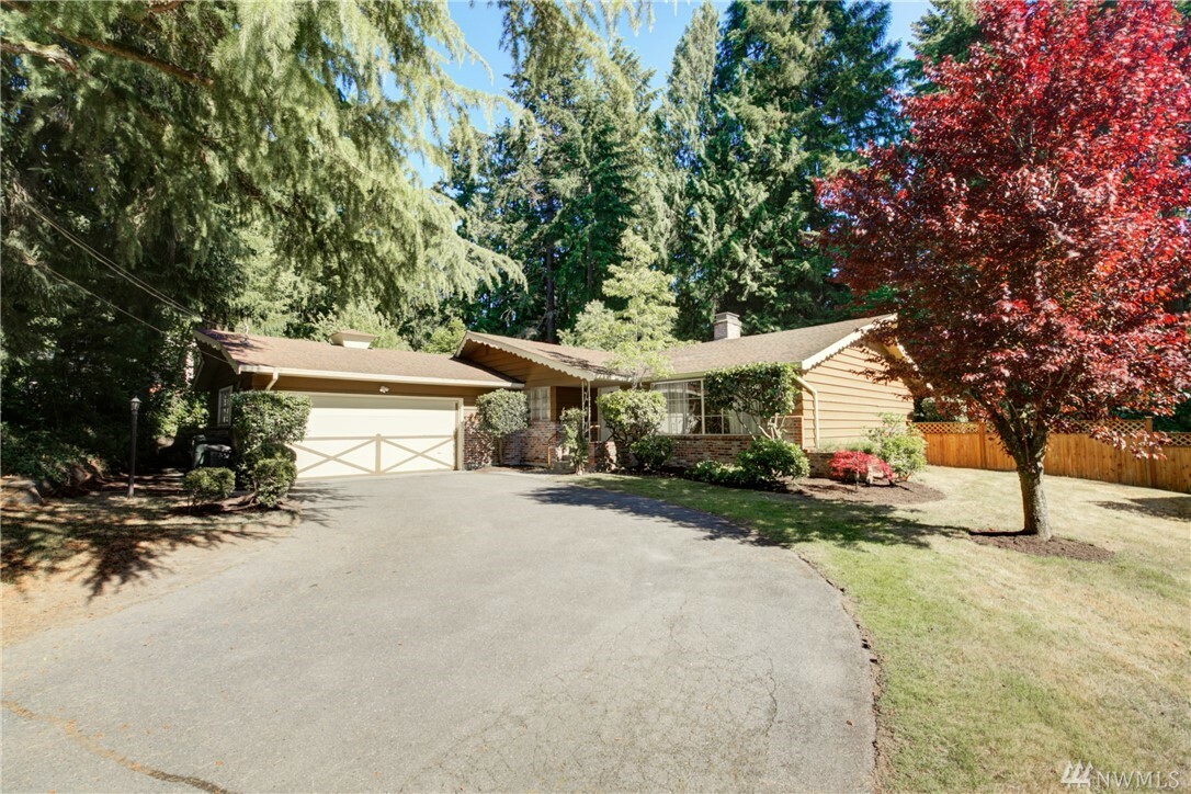 Property Photo: 3825 NE 189th Place WA 98155