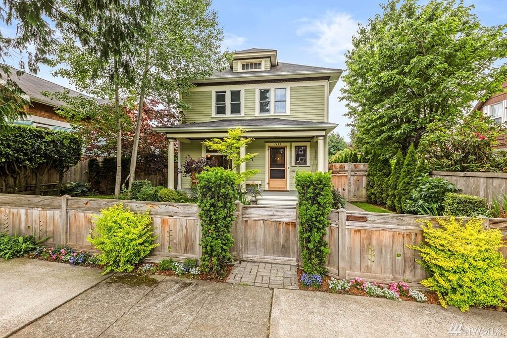 Property Photo:  1422 N Oakes St  WA 98406 