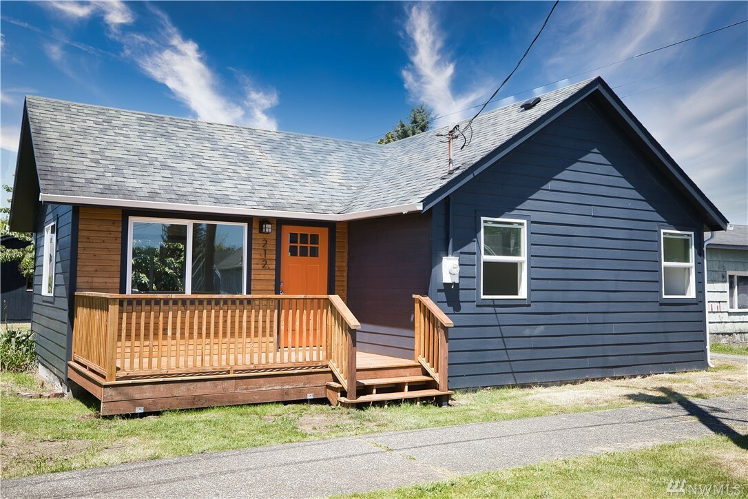 Property Photo:  212 F St  WA 98537 