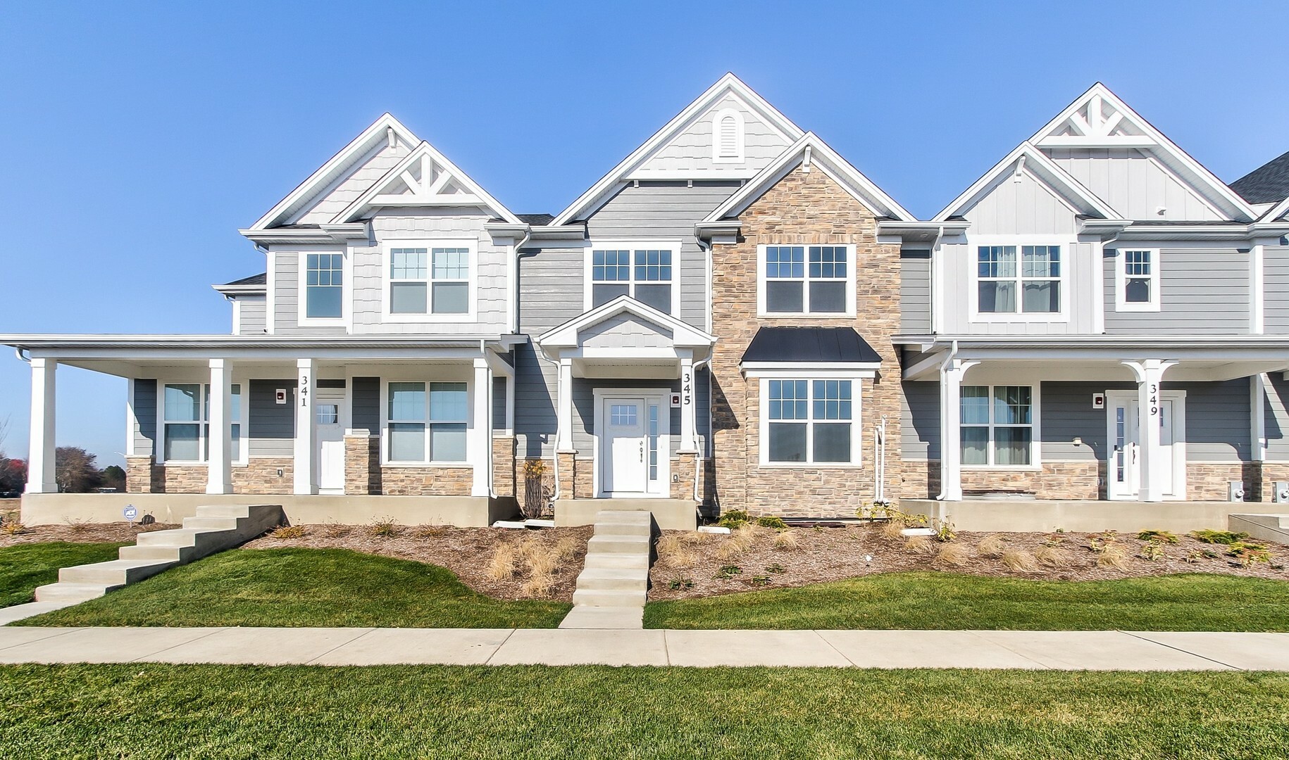 Property Photo: 329 Hoffmann Drive IL 60089