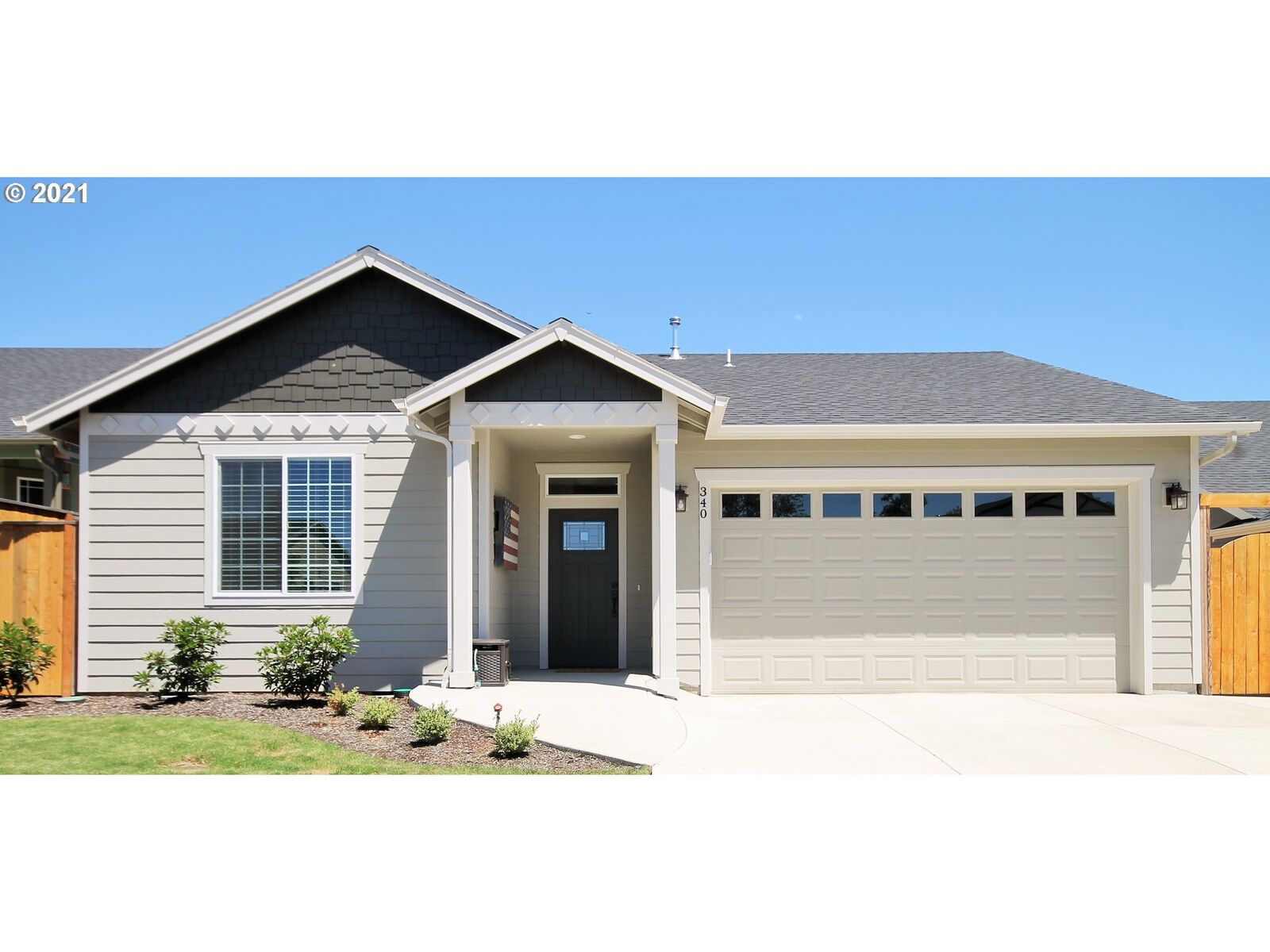 Property Photo: 340 SW Oregon Trail Dr OR 97338