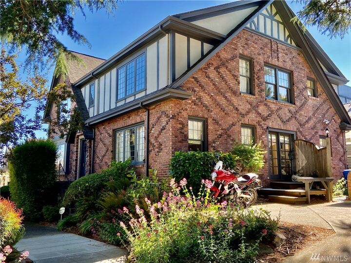 4903 Linden Ave N 4  Seattle WA 98103 photo