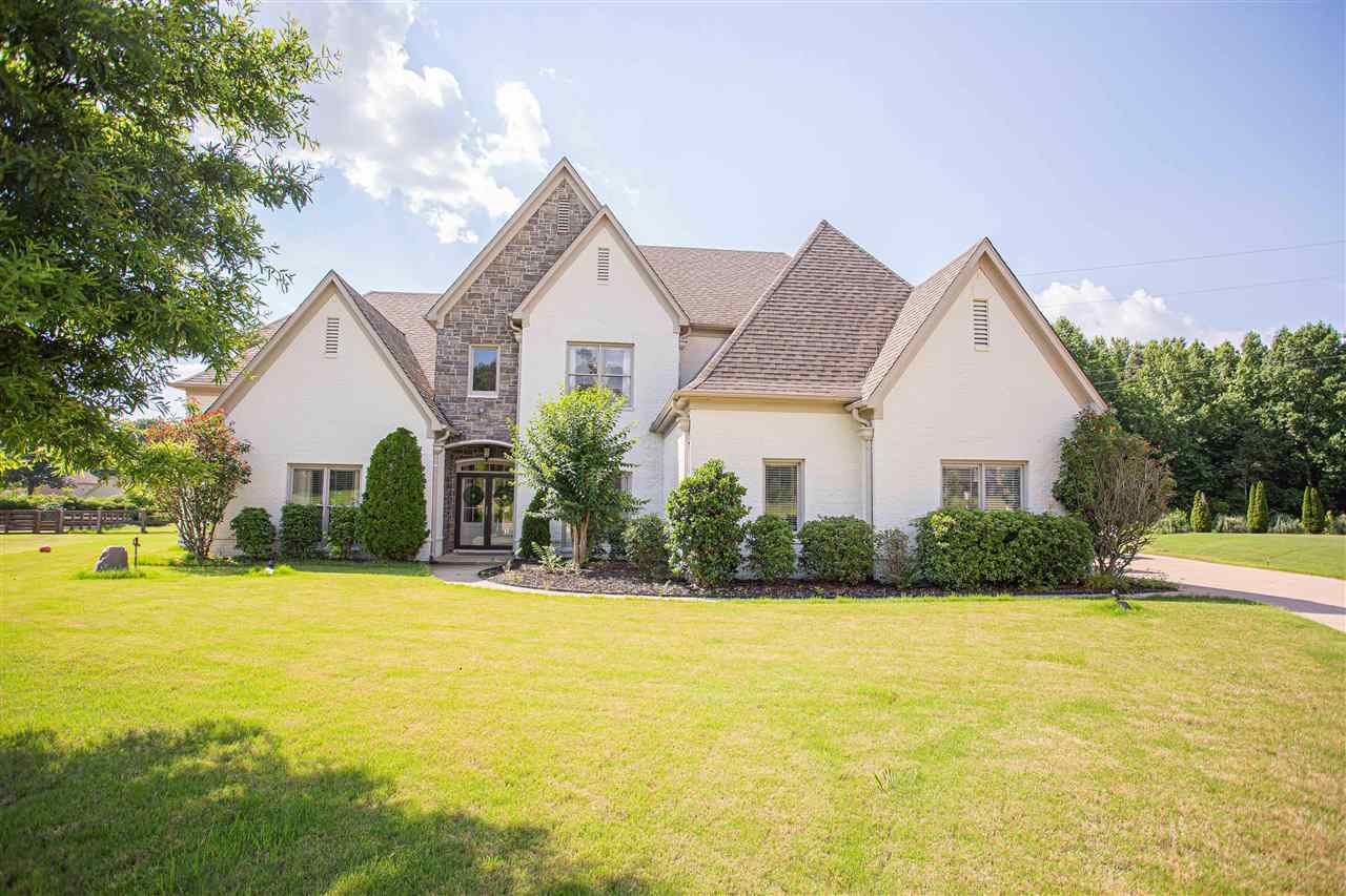 Property Photo: 190 Aston Brook Cv TN 38028